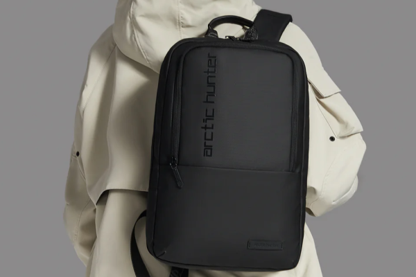 B00529 arctic hunter 05