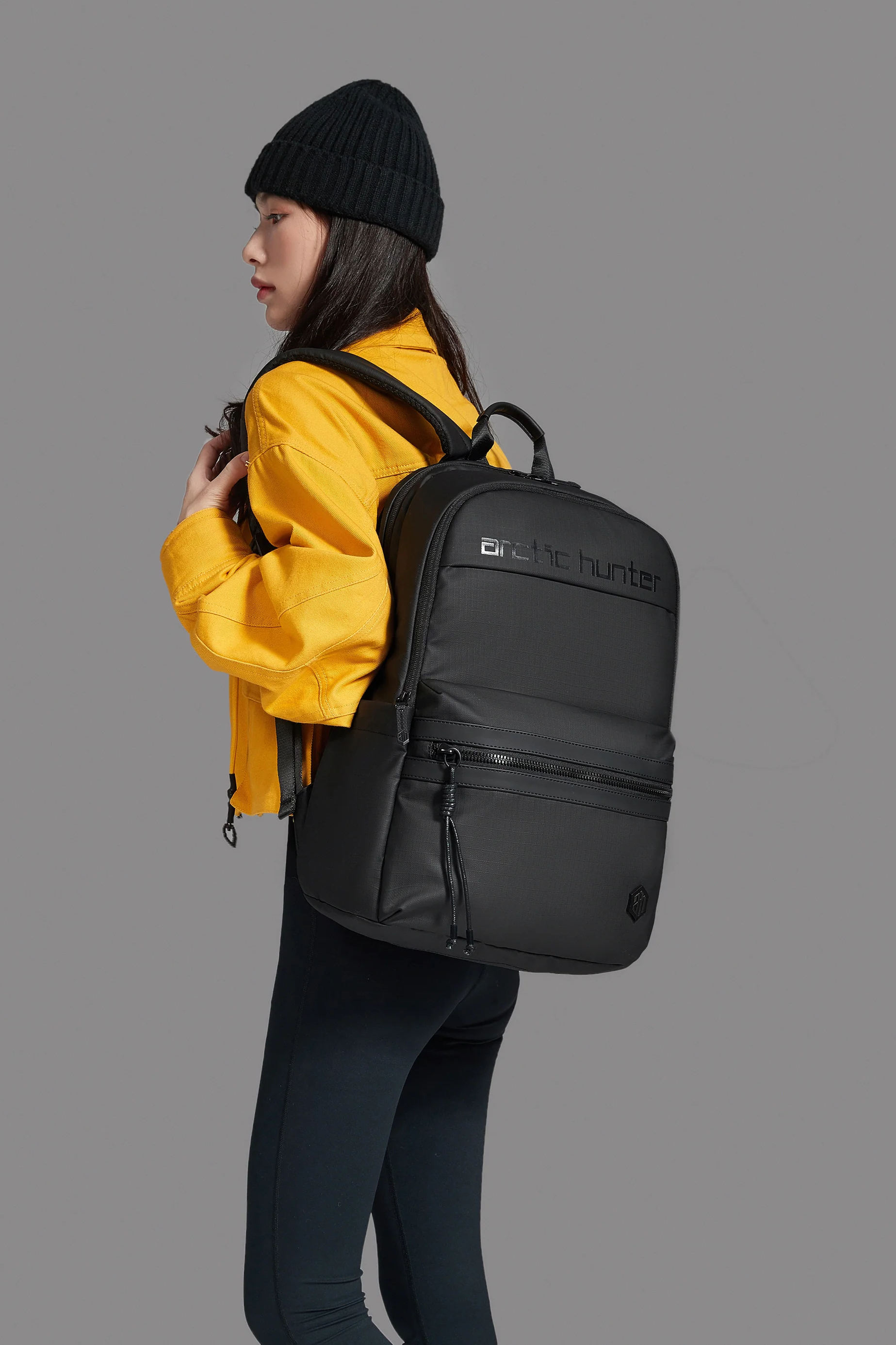 B00536 arctic hunter 011