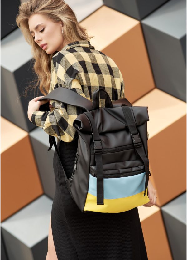 Рюкзак SamBag жіночий Sambag RollTop LTH Чорний з прапором України - Зображення 4